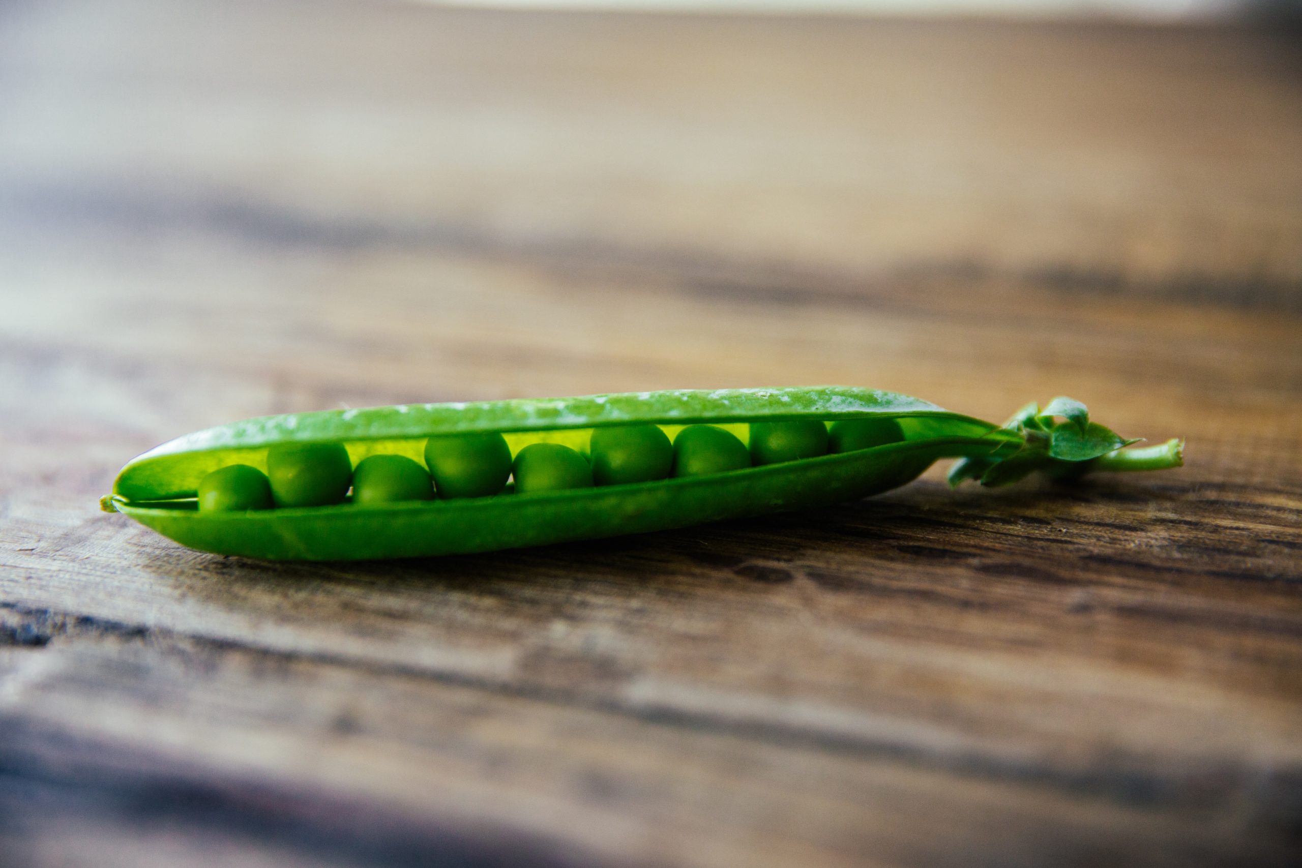 peas, opened pod